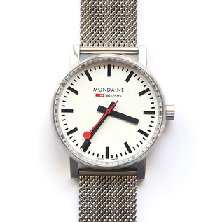 腕時計 エヴォ2 メッシュ／MONDAINE（モンディーン）｜愛着を持って